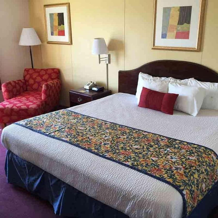 Astoria Hotel Danville West Buitenkant foto